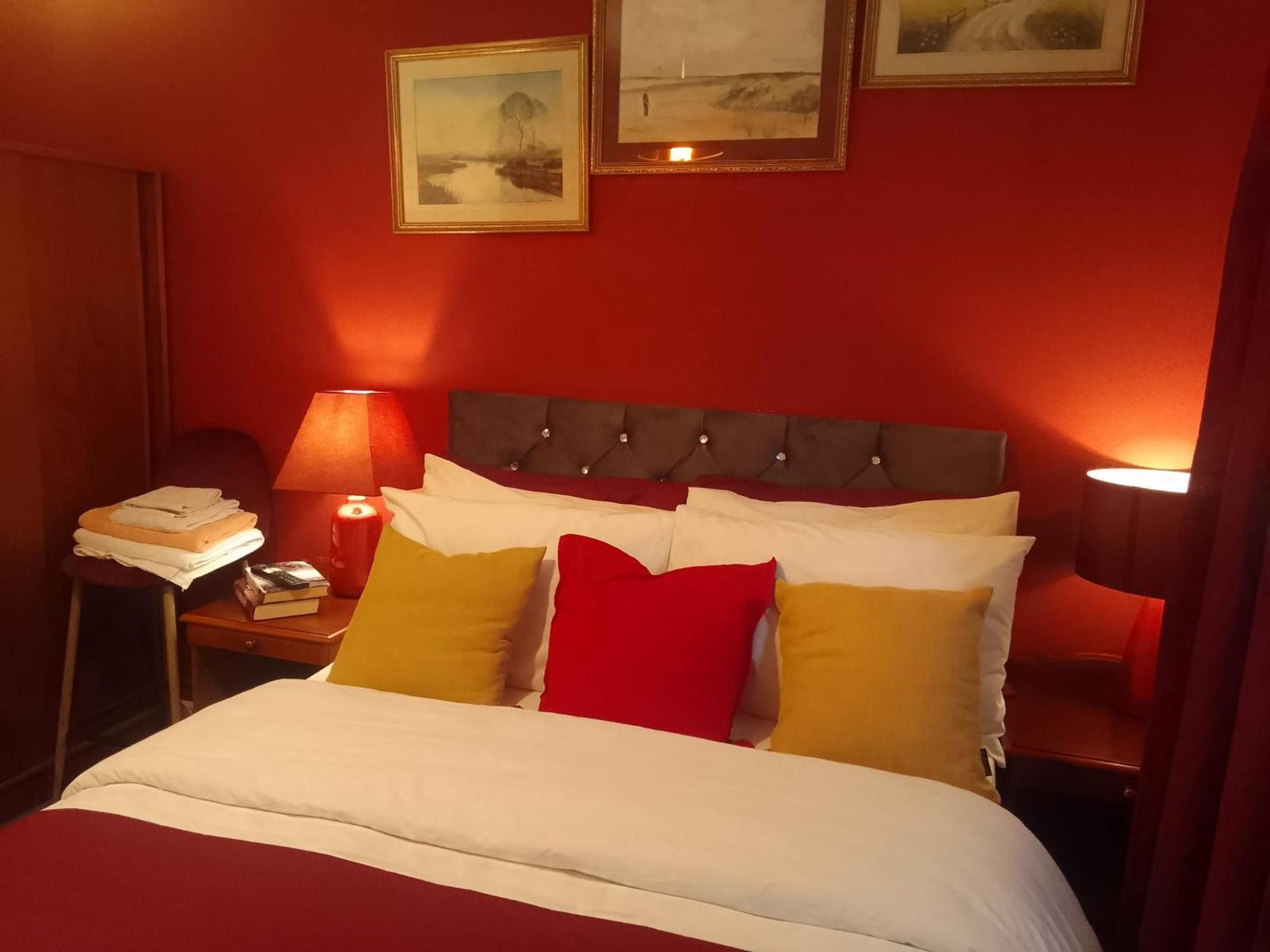 Cosy Stay In Walsall By Ideal Home Bloxwich Exterior photo