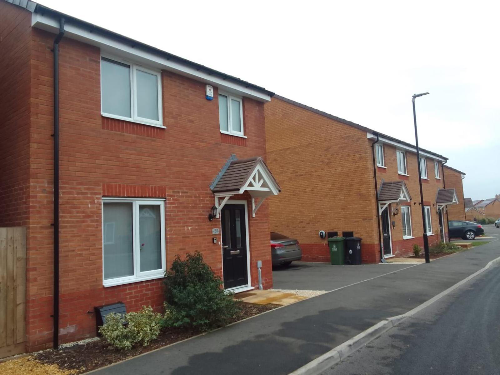 Cosy Stay In Walsall By Ideal Home Bloxwich Exterior photo